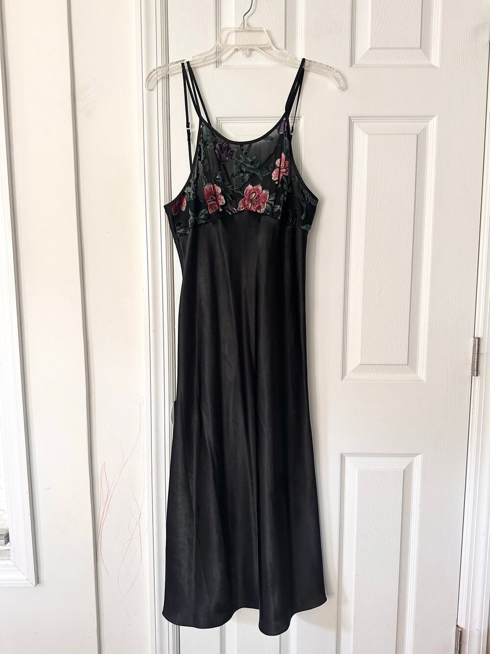 Vintage Y2K Secret Treasures Black Satin Floral Velvet Halter Slip Dress Neglige
